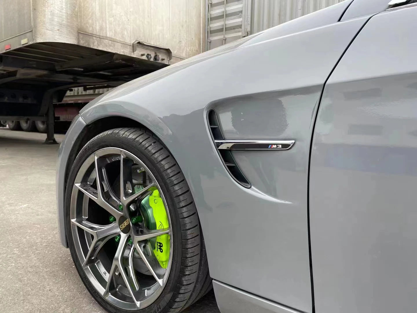 e92-320i-m4-fenders
