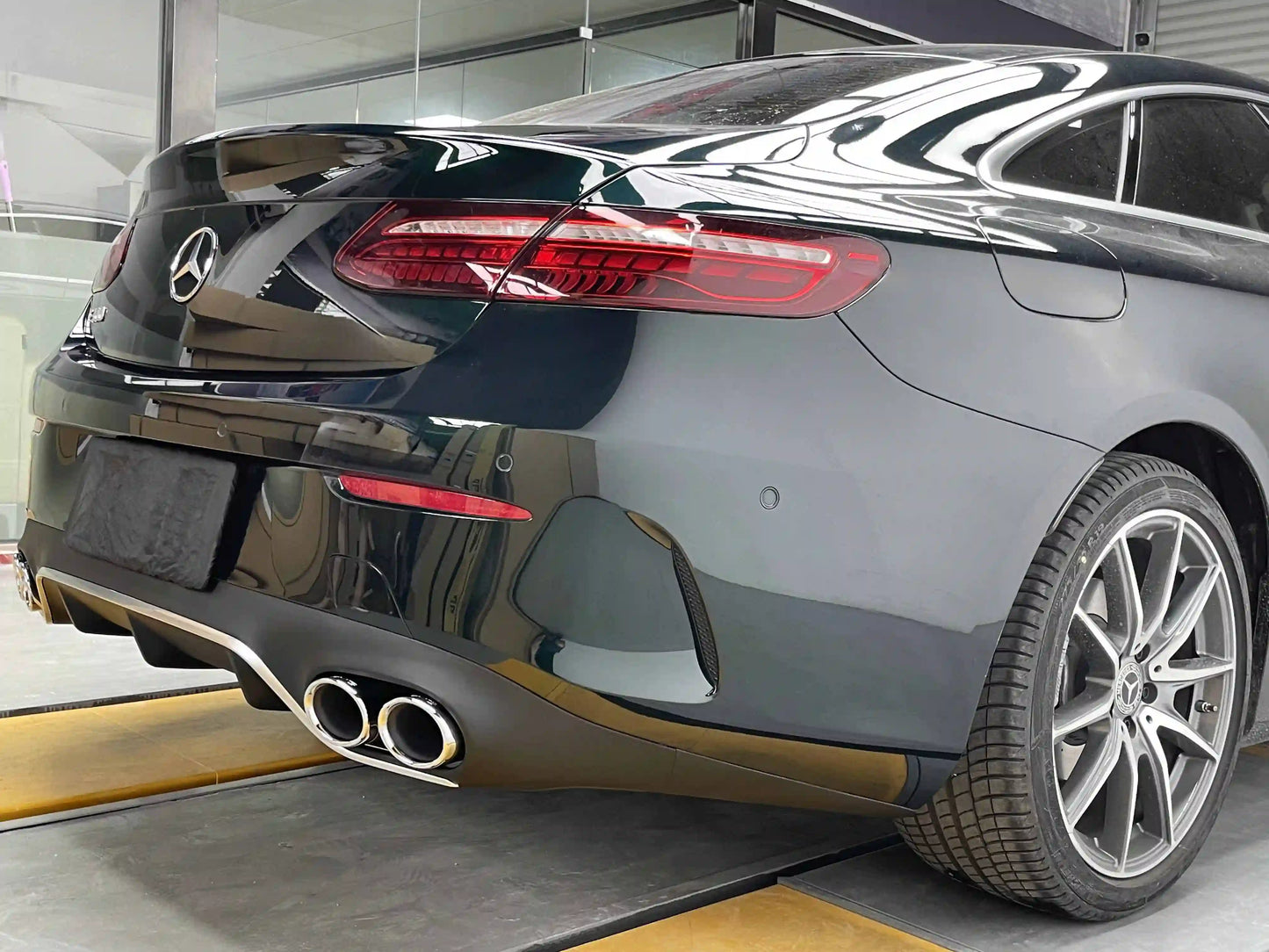 Mercedes E53 Coupe Rear Lip and Rear Exhaust Tips for 2021-2023 W213 E300